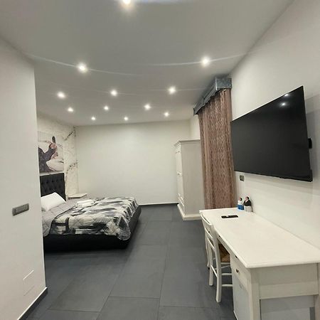 Appartement Li Cumpari Salentini à Lecce Extérieur photo